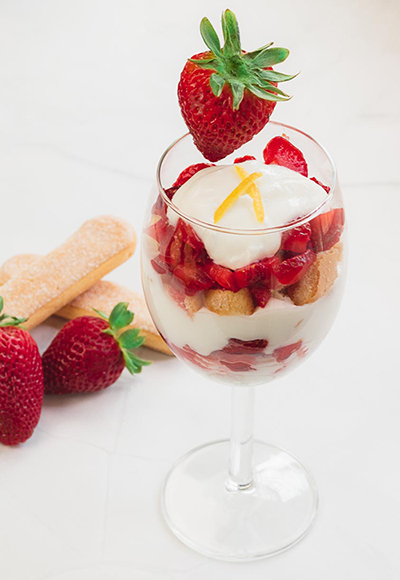 Strawberry Cheesecake Yogurt Parfait