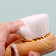 Wood Handle Facial Cleansing Brush 29420
