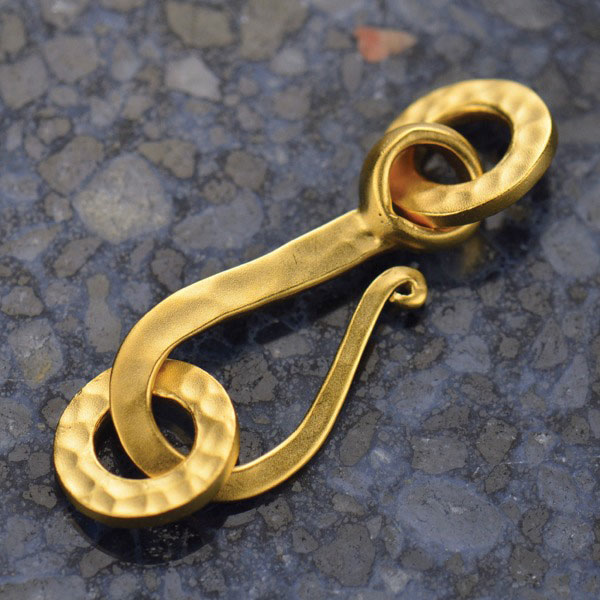 Hammered Hook & Eye Clasp Set, Gold Plate, 10 per Pack - TierraCast, Inc.