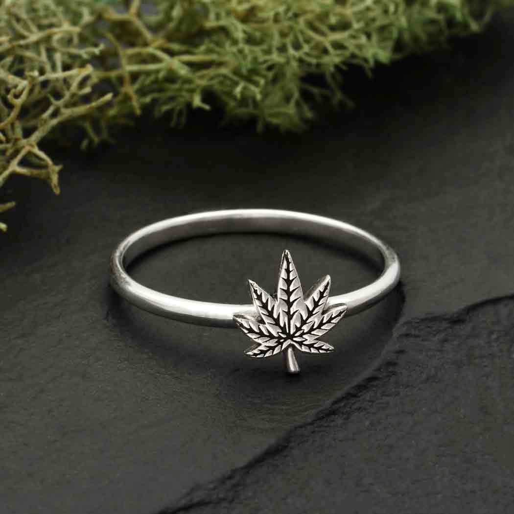 Buy Leaf Motif Ring Size 8. Stunning Botanical Theme, Sterling Silver Leaves,  Gift for Her. Online in India - Etsy