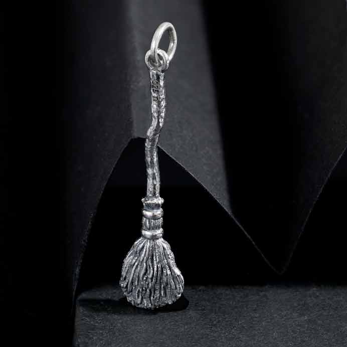 Pink Party Tablecloth WSNANG Good Witch Bad Witch Necklace - Musical Theatre Lover Gift With Charm Pendant Waterproof Pig Table Cover
