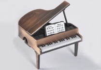 DIE-CAST PENCIL SHARPENER Grand Piano