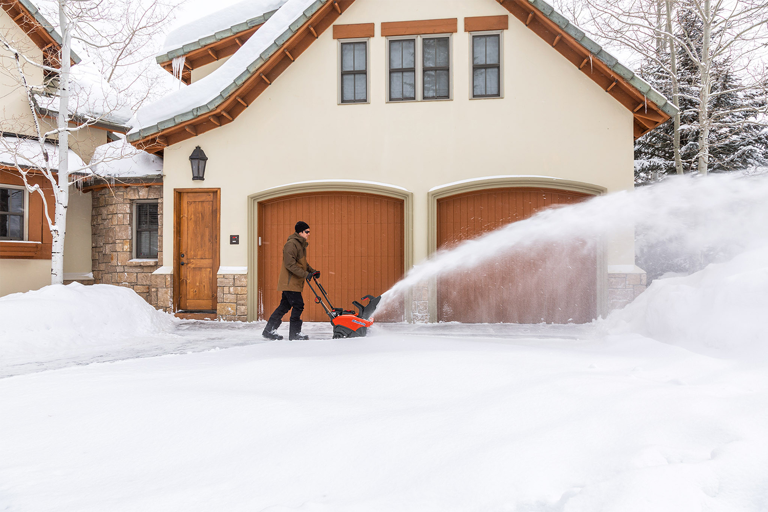 SIMPLICITY SINGLE-STAGE SNOW BLOWER 622<br/>*Model shown in image may vary.