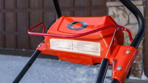 Simplicity SINGLE-STAGE SNOW BLOWER WITH SNOWSHREDDER™ 1222EE - Light The Way