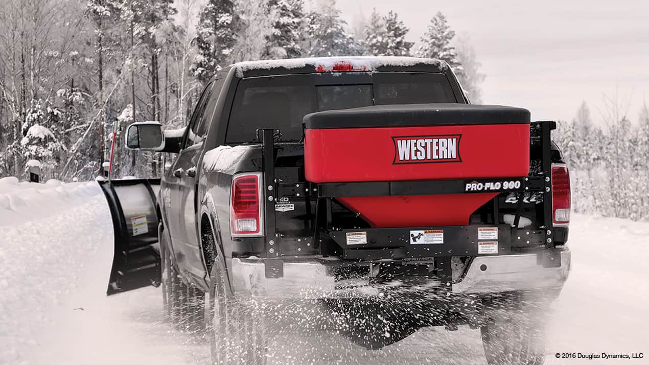 Western PRO-FLO™ 900 Tailgate Spreader